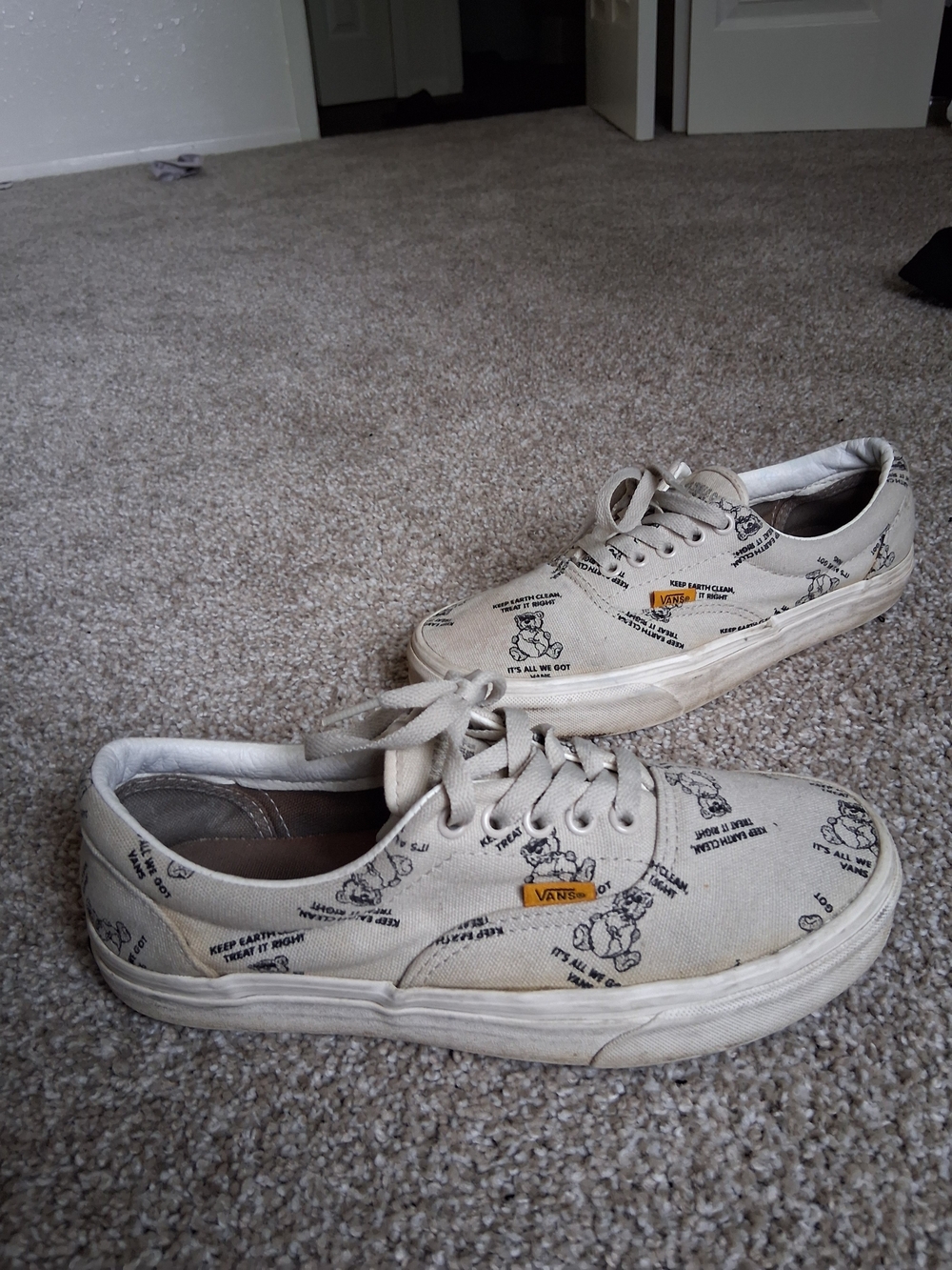 Vans Beige Canvas Low-Top Sneakers with Graphic Print